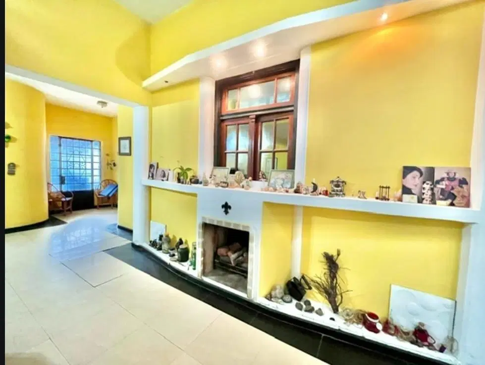 Casa en VENTA 3 dormitorios con cochera y pileta en Arroyito 8