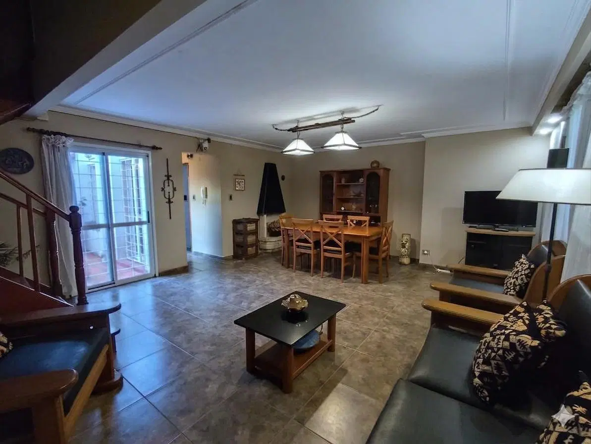 Casa en Venta 3 dormitorios con cochera Impecable - Corrientes al 2100 - Rosario 4
