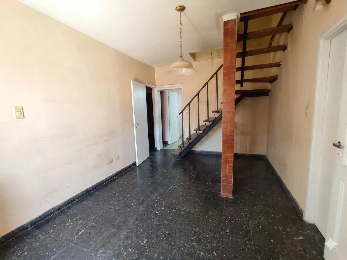 VENTA Casa Casa 5 Dormitorios en Echesortu 3
