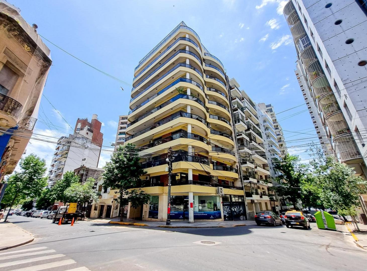 Foto de Departamento con cochera doble cerca del río, imagen 1