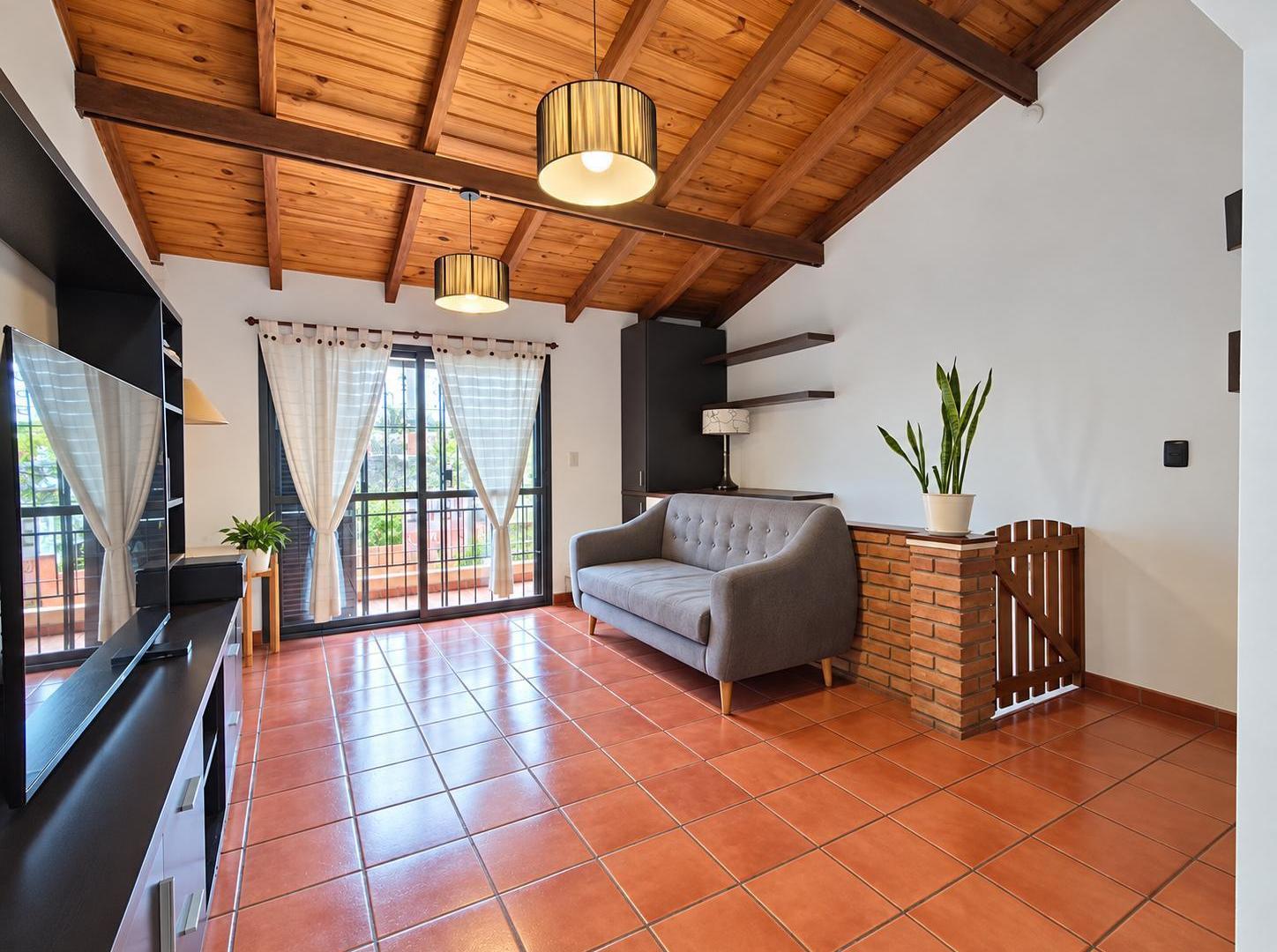 Foto de 2 Casas en VENTA. Una en P. Baja de 2 dormitorios y Patio, y otra en P, imagen 2