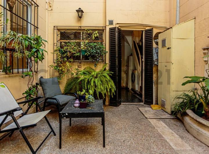 VENTA CASA 6 AMB CON TERRAZA Y PATIO/ FLORES 3