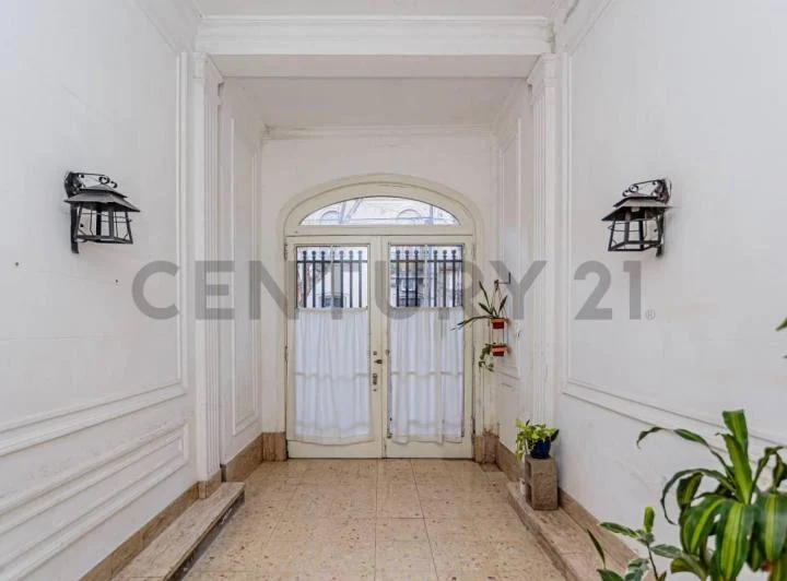 VENTA CASA 6 AMB CON TERRAZA Y PATIO/ FLORES 5