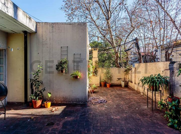 VENTA CASA 6 AMB CON TERRAZA Y PATIO/ FLORES 4