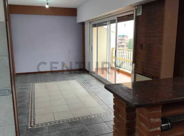 Alquiler departamento de 3 ambientes en Parque Chacabuco 5