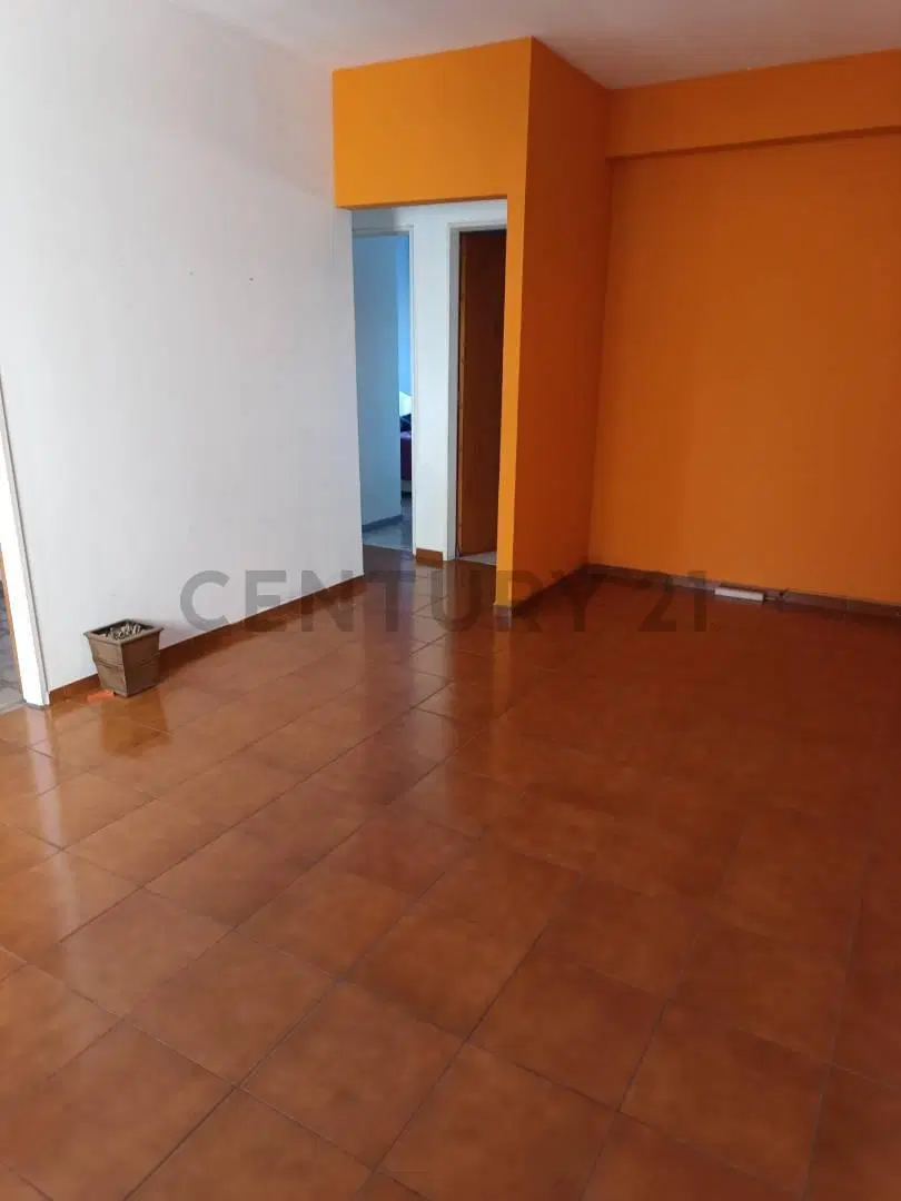 Venta de departamento 3 ambientes en Monte Castro 2