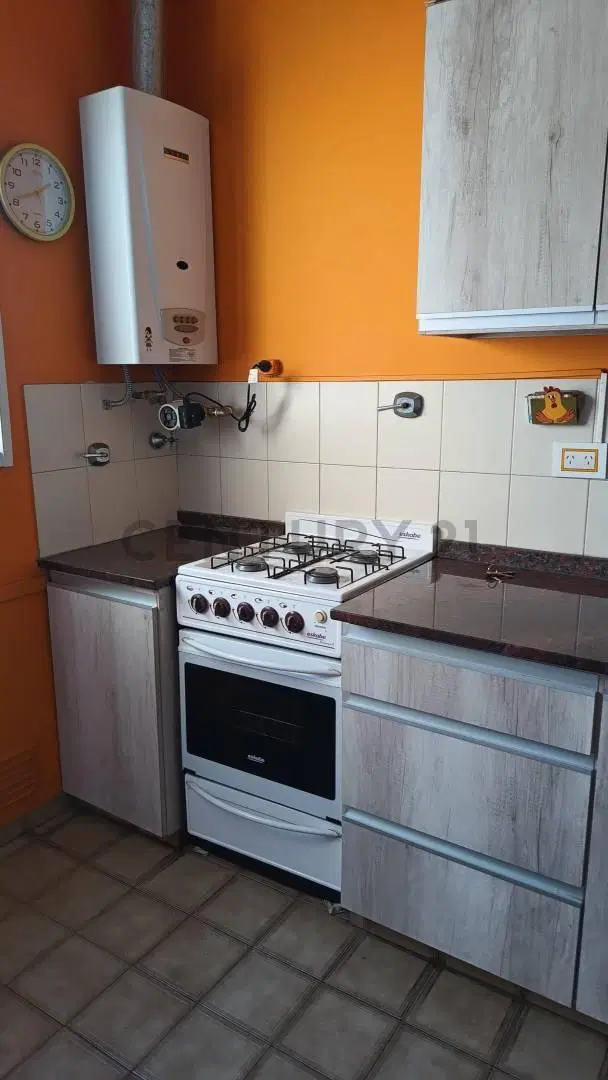 Venta de departamento 3 ambientes en Monte Castro 4