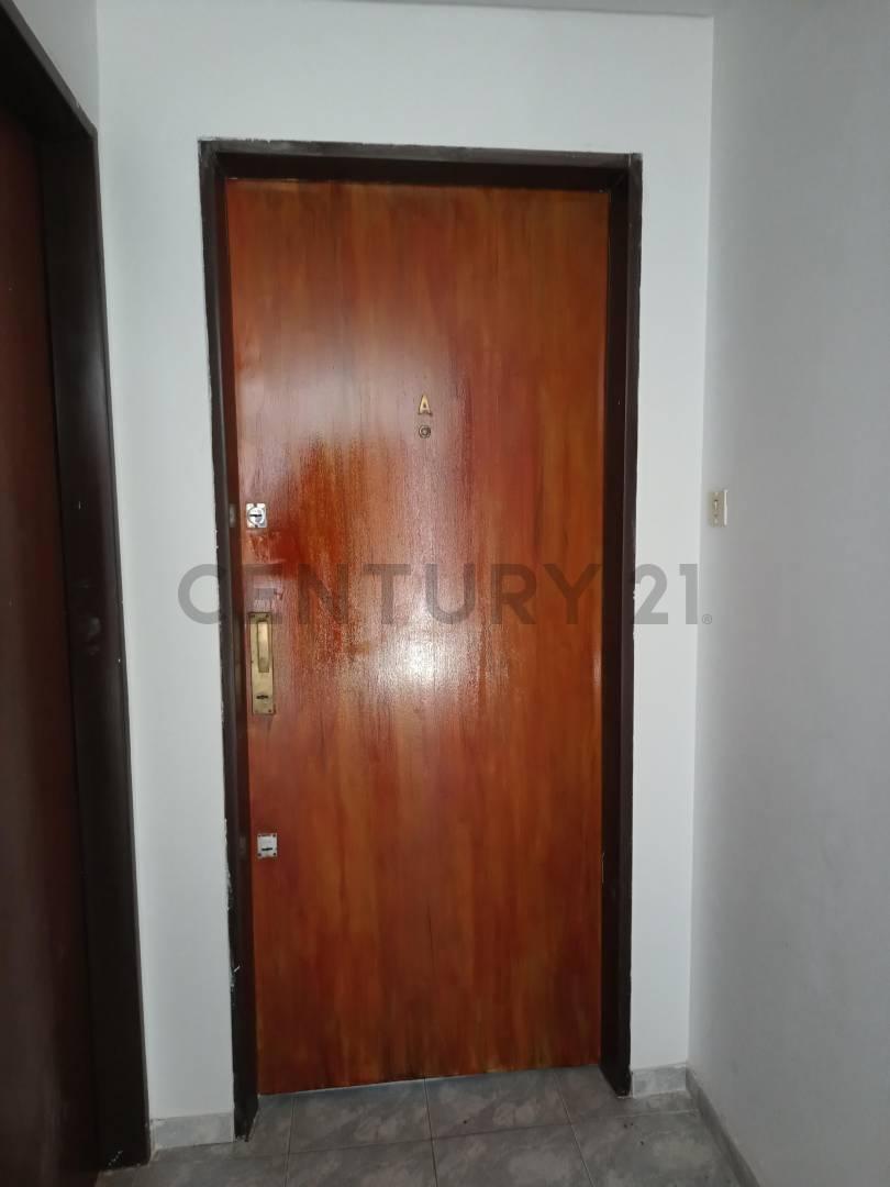 Foto de Departamento en venta 4 ambientes en Monte Castro, imagen 3