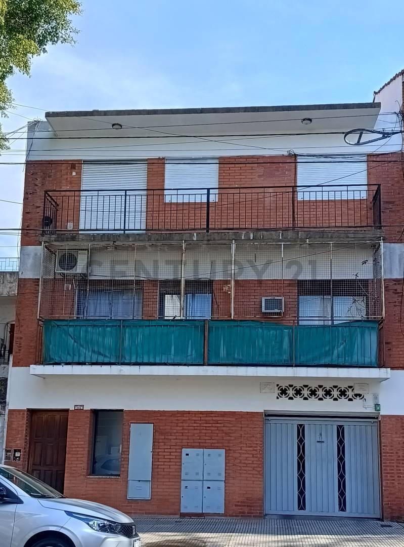 Foto de Departamento en venta 4 ambientes en Monte Castro, imagen 1