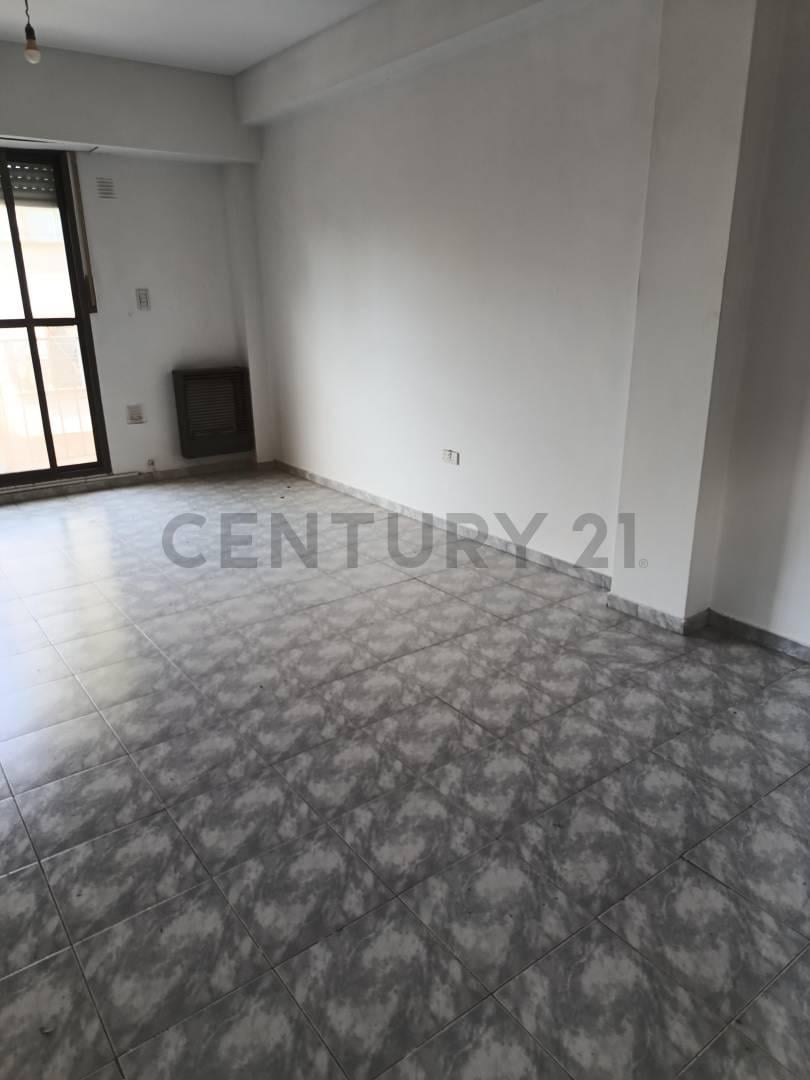 Foto de Departamento en venta 4 ambientes en Monte Castro, imagen 4