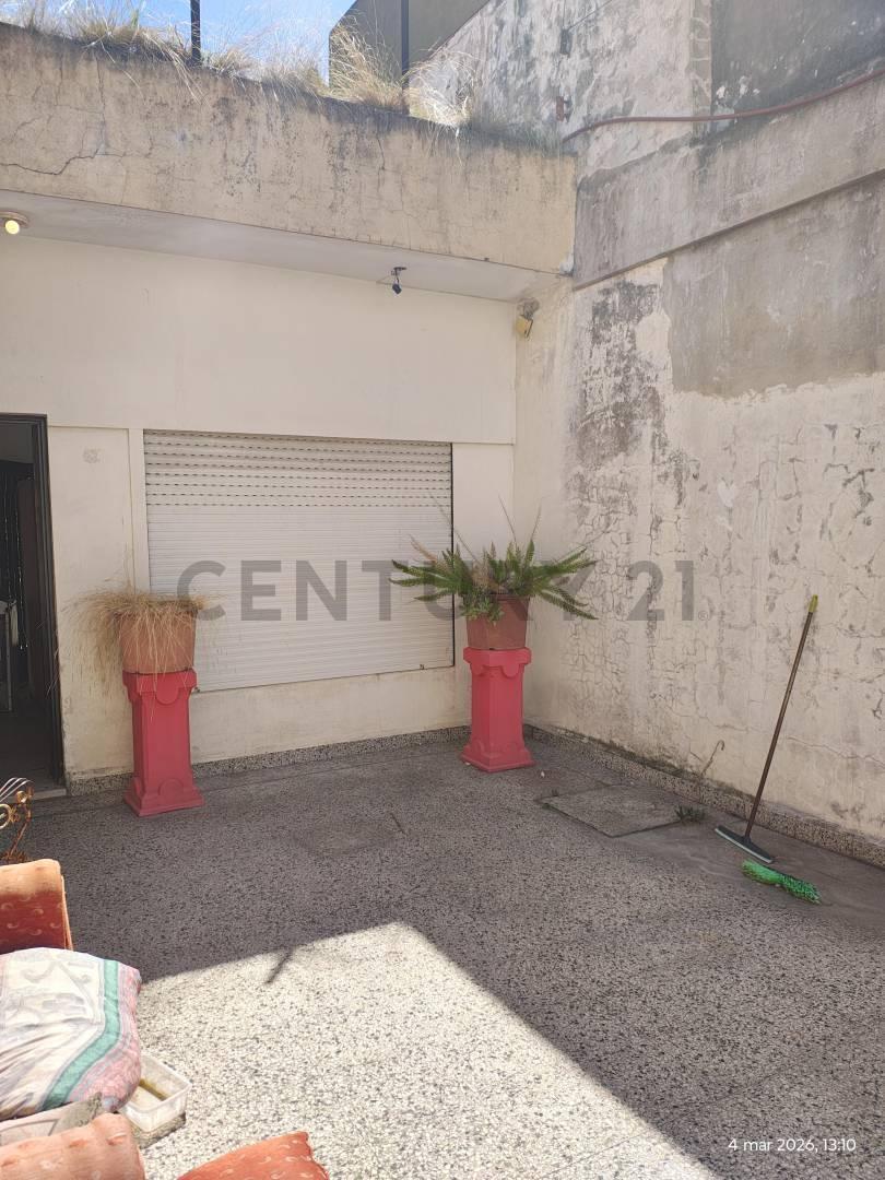 Foto de VENTA PH 3 AMBIENTES PATIO Y TERRAZA en Villa Lugano, imagen 1
