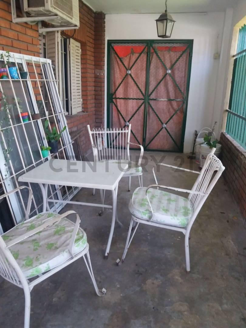 Foto de Venta Casa 4 ambientes en Villa Lugano, imagen 2