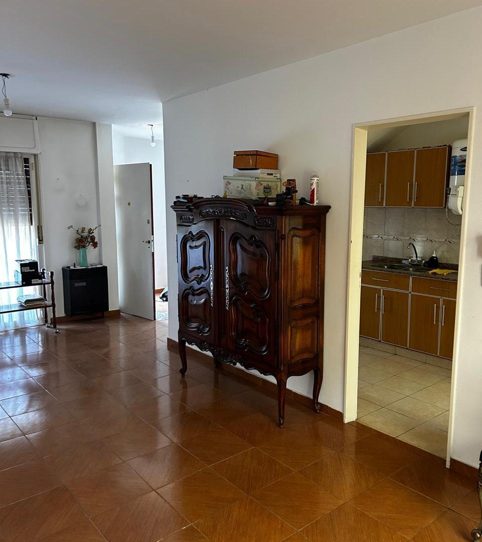 Foto de Duplex en venta 4 ambientes Barrio Cartero Hurlingham, imagen 2