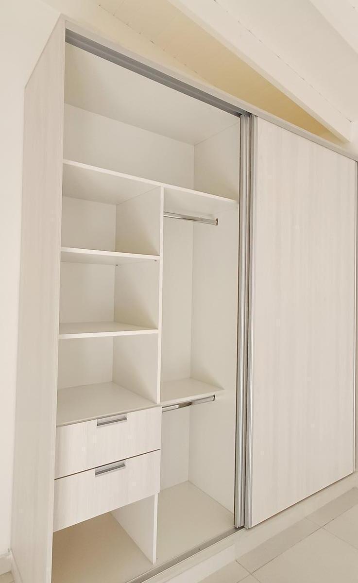 Divina Casa a Estrenar de Diseños Exclusivos, Gas Natural y Excelente Ubicación Céntrica! 2