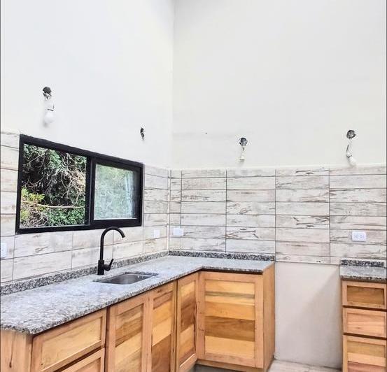 Foto de VENTA Y/O ALQUILER PERMANENTE CASA CENTRICA 6 DORMITORIOS 3 BAÑOS A, imagen 5