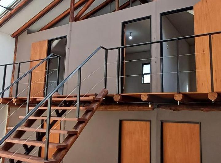VENTA Y/O ALQUILER PERMANENTE CASA CENTRICA 6 DORMITORIOS 3 BAÑOS A ESTRENAR