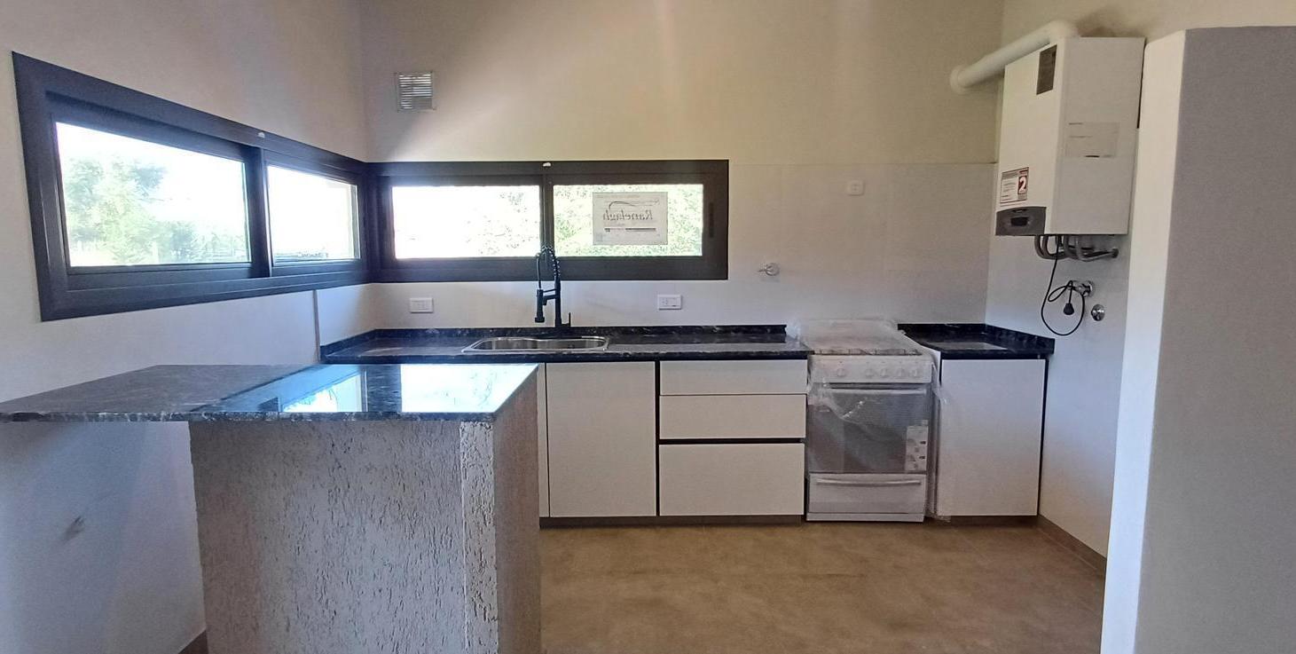Foto de Divina Casa de 3 dormitorios a estrenar con gas natural!! Venta y alquiler, imagen 2