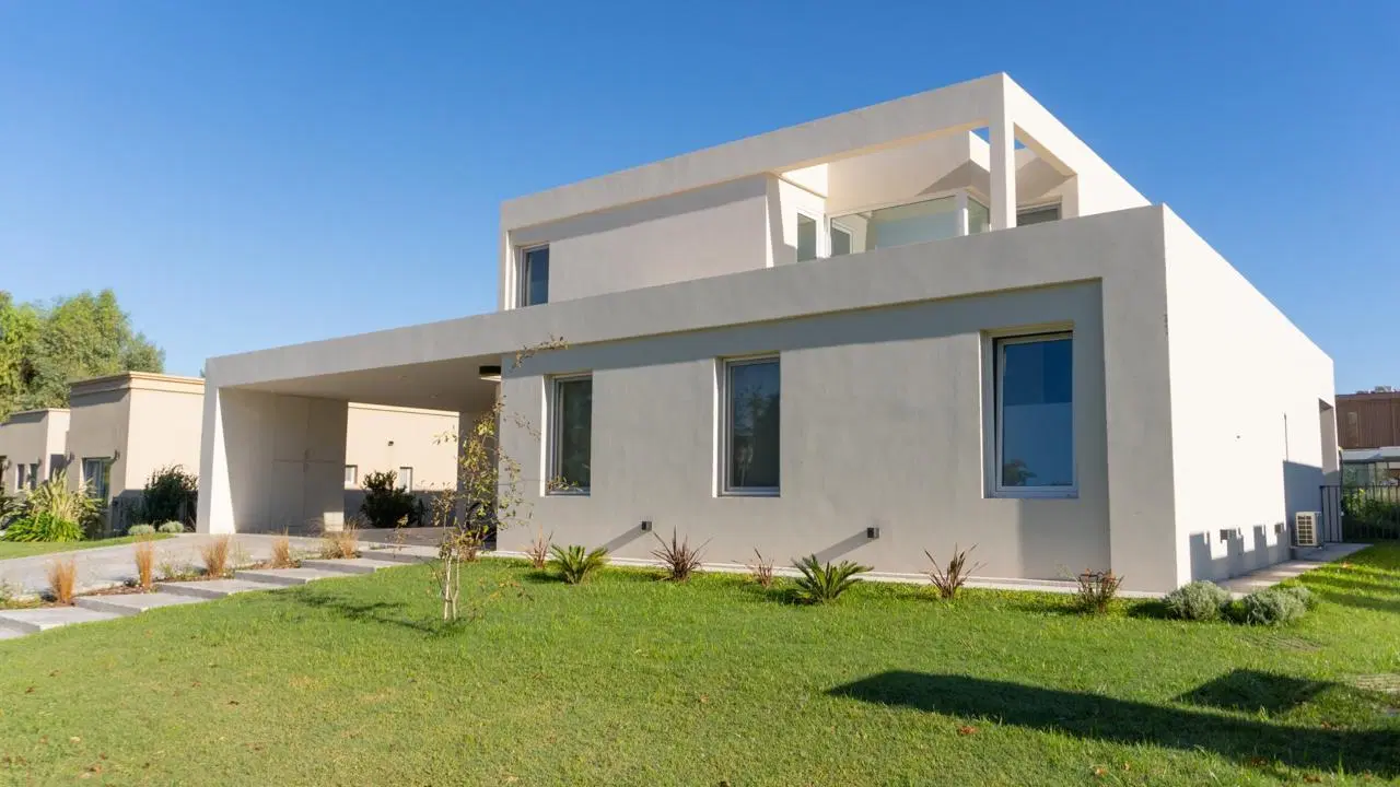 HERMOSA VIVIENDA EN EL BARRIO LA CONCEPCION DE LUJAN 5
