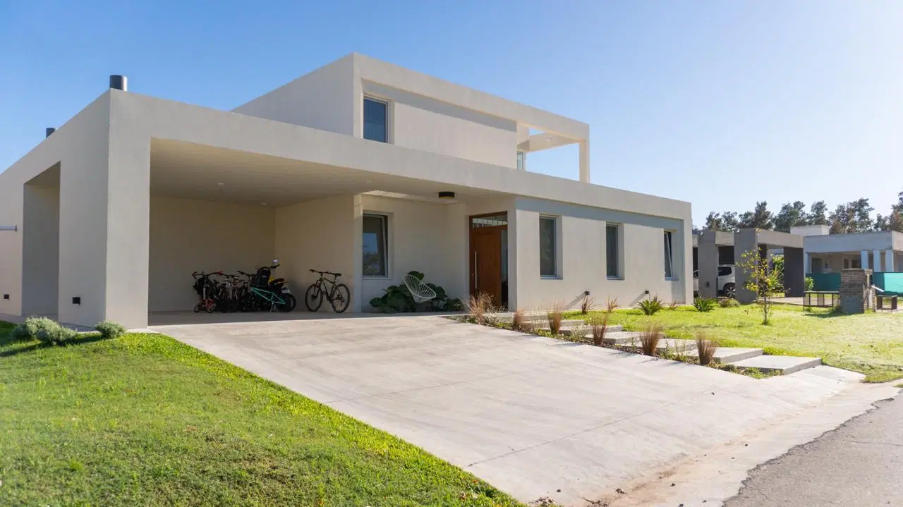 HERMOSA VIVIENDA EN EL BARRIO LA CONCEPCION DE LUJAN 3