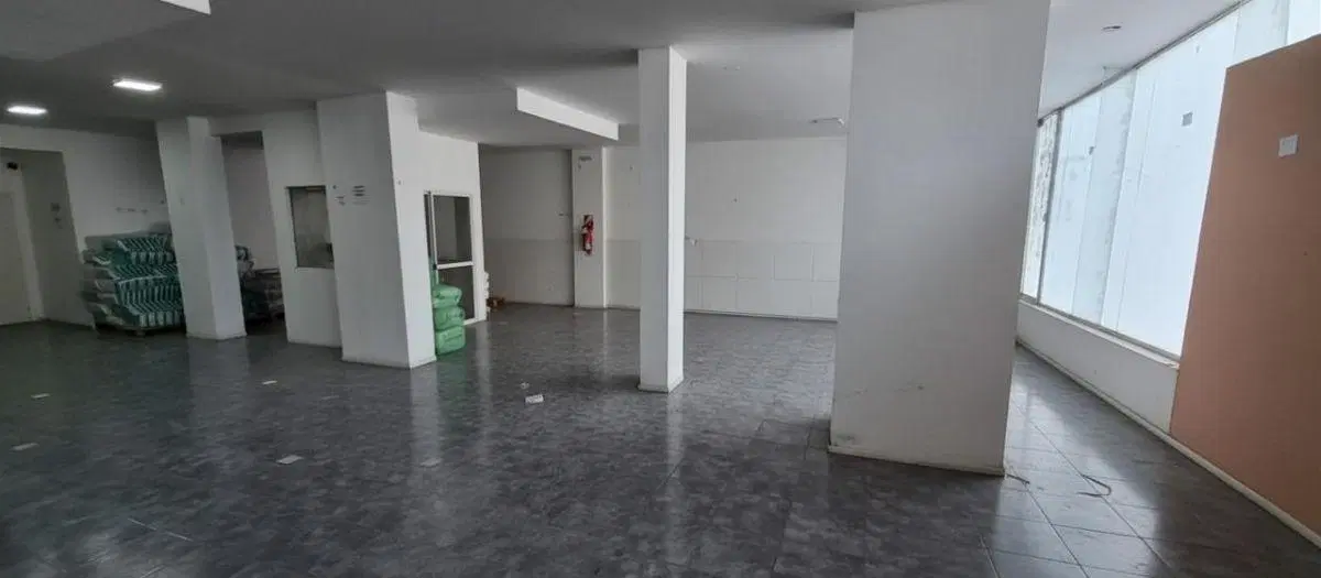OPORTUNIDAD!!! - CON SALIDA A DOS CALLES - IDEAL INVERSOR 1