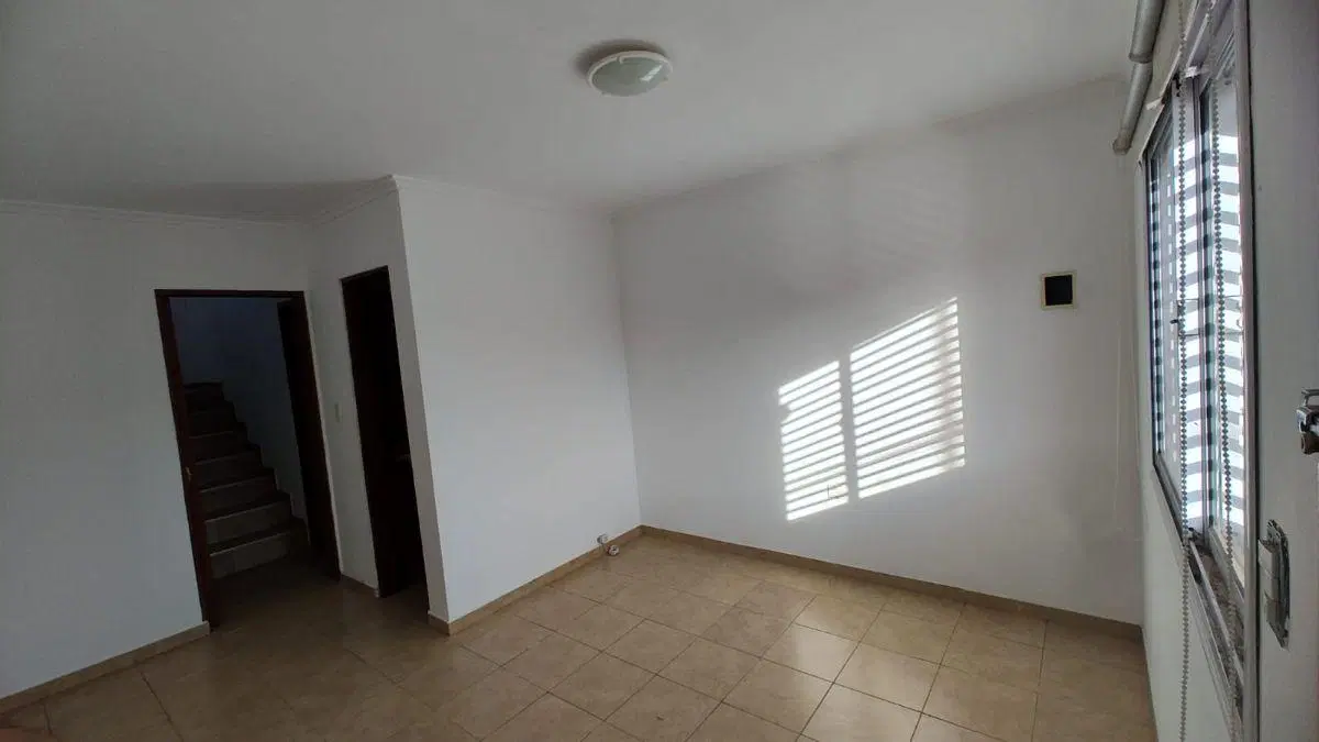 INMEJORABLE UBICACIÓN !! - ZONA VALLE ESCONDIDO 5