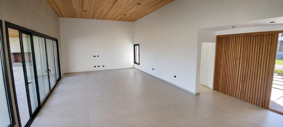 Foto de A ESTRENAR !! UNA SOLA PLANTA - LOTE CENTRAL FONDO GOLF, imagen 2