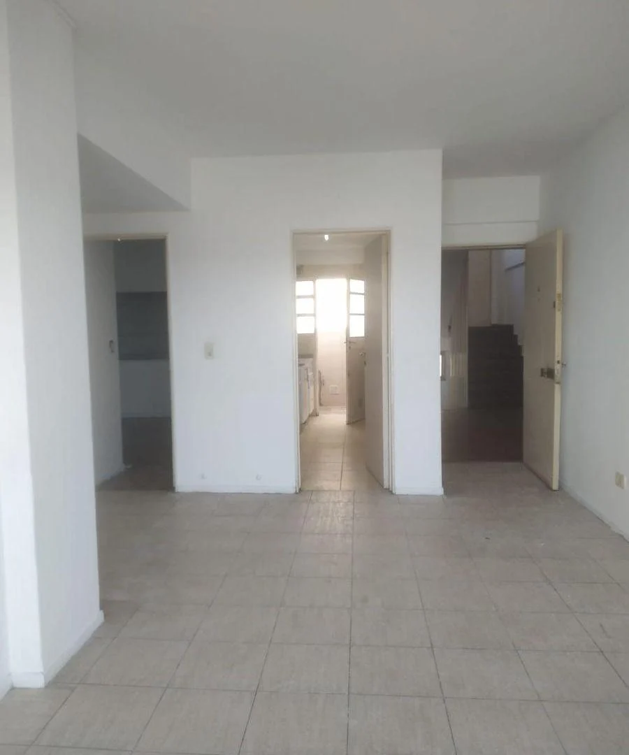 Foto de Departamento en alquiler de 3 ambientes en Wilde, imagen 1