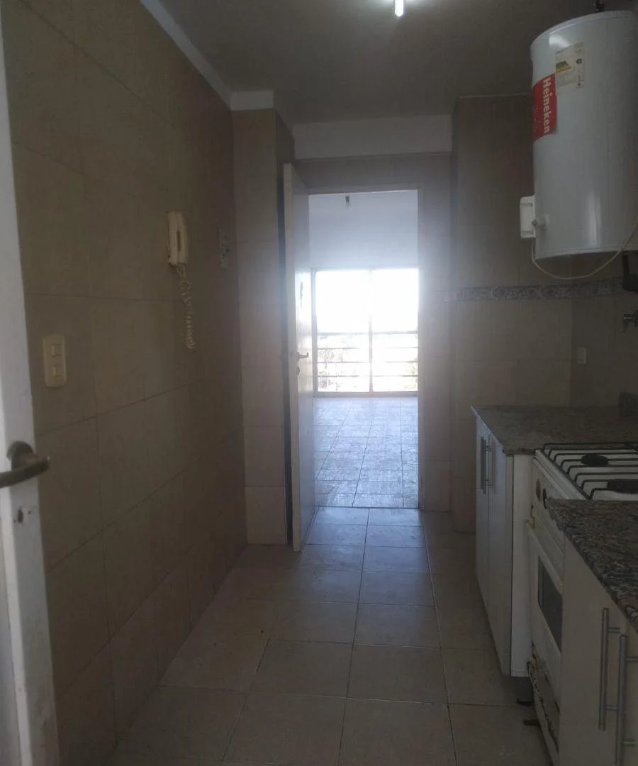 Foto de Departamento en alquiler de 3 ambientes en Wilde, imagen 2