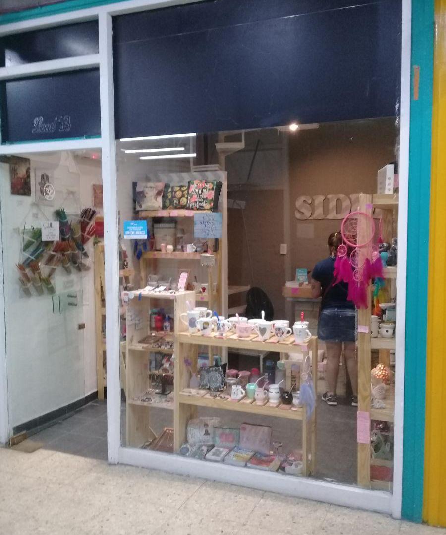 Foto de Local en venta en galería, imagen 1