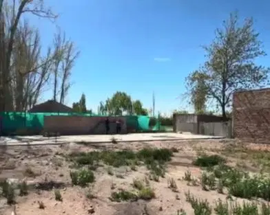 Terreno con platea/base h21 - Roca 3