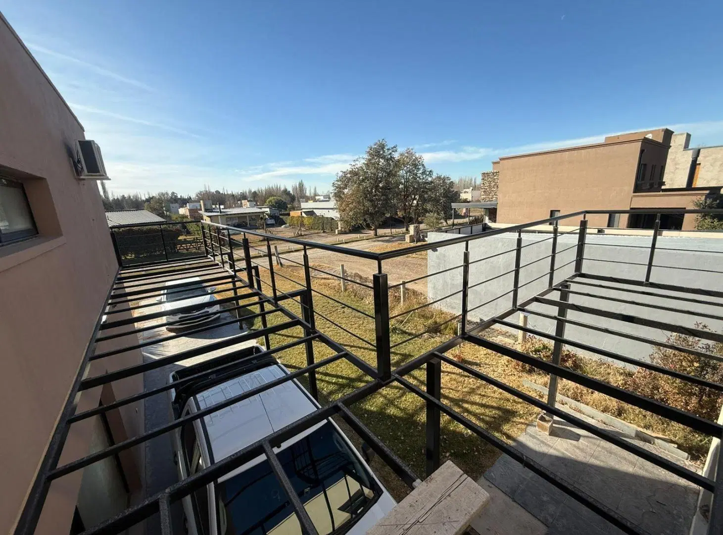 Casa en Venta 4 hab. en barrio Privado Jochey 5