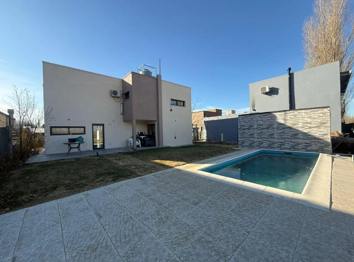 Casa en Venta 4 hab. en barrio Privado Jochey 2