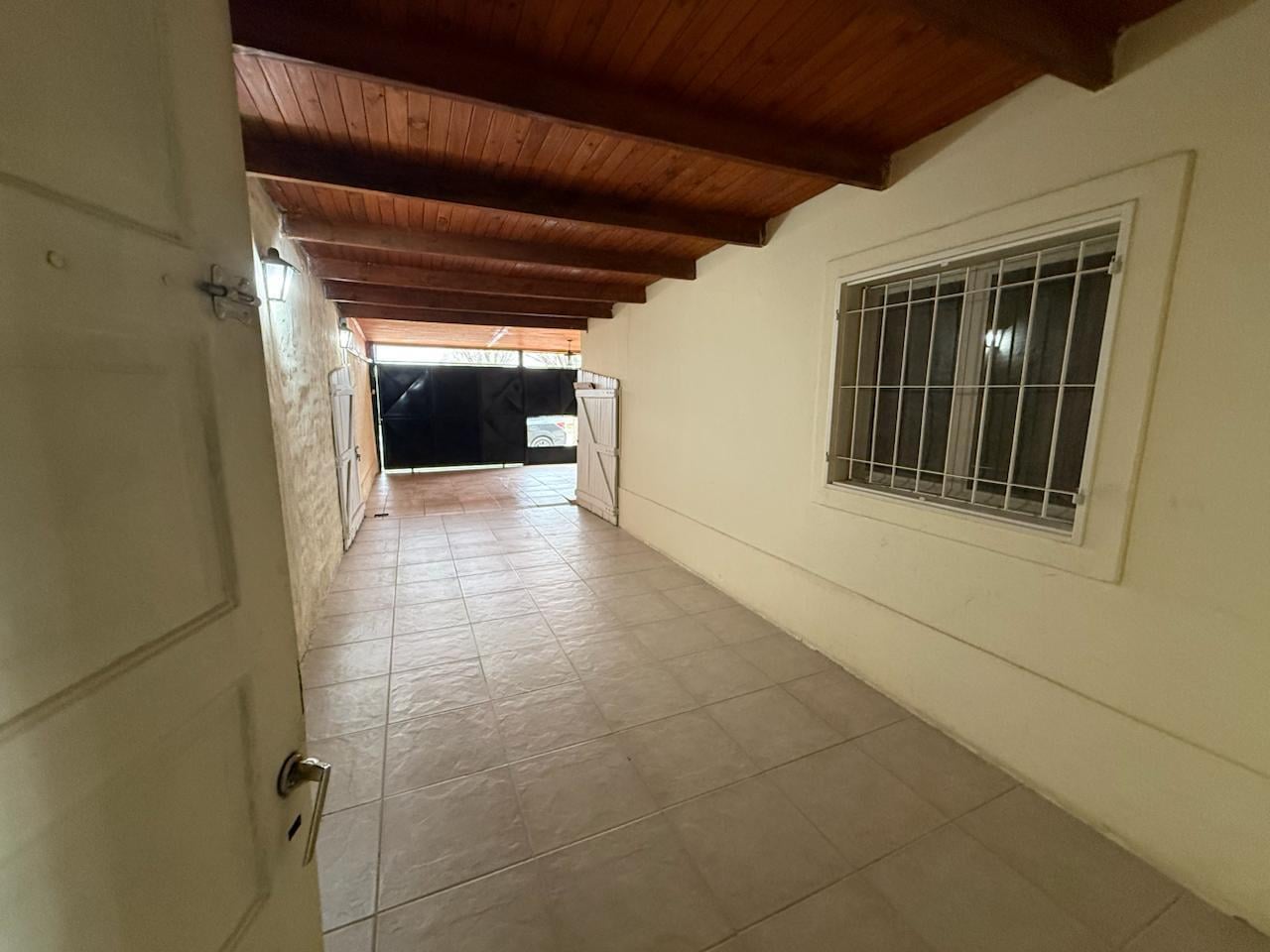 Foto de Casa de plan 2 Hab, Quincho General Roca, imagen 2