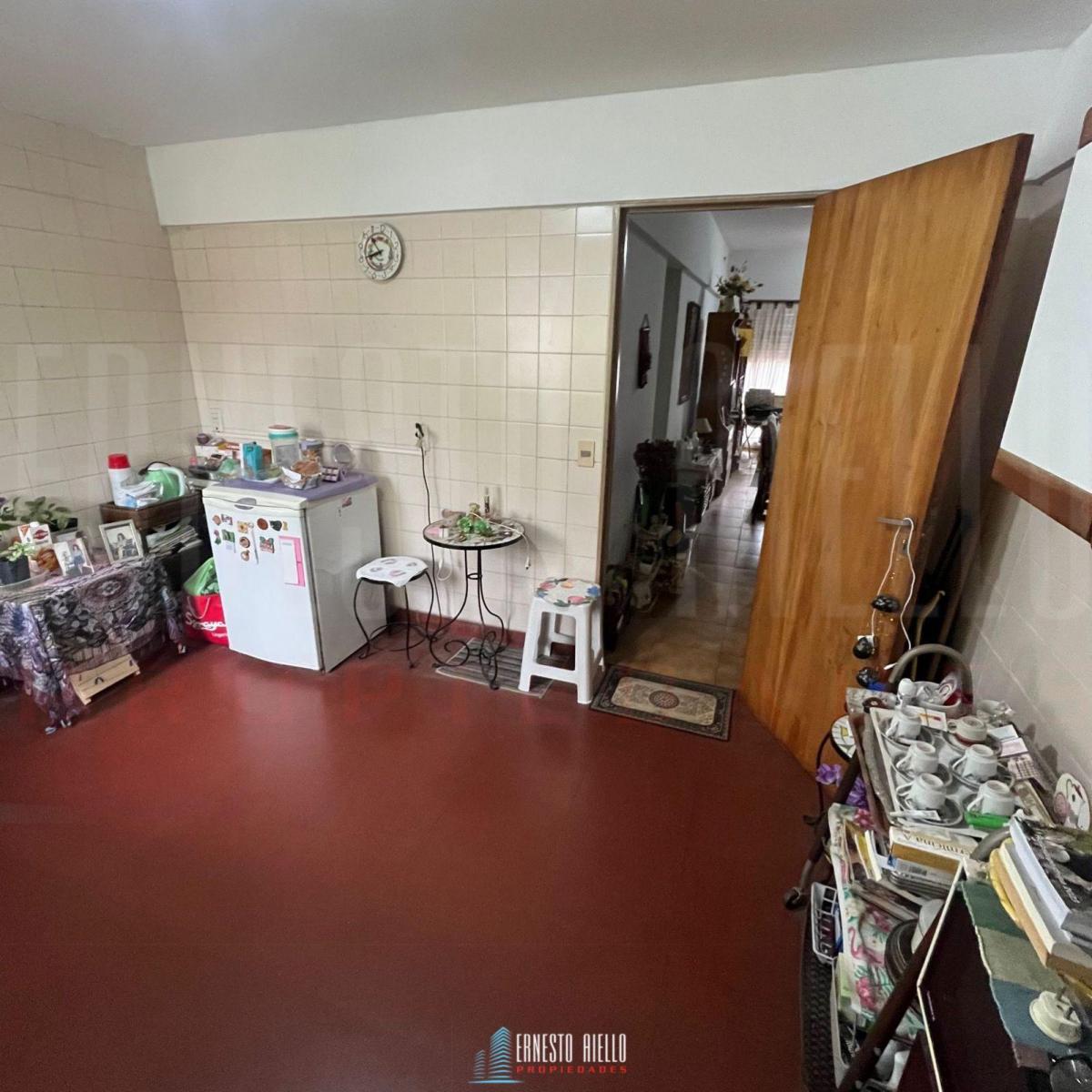 Venta Semipiso de 2 Ambientes con Balcon en Quilmes Centro. 1