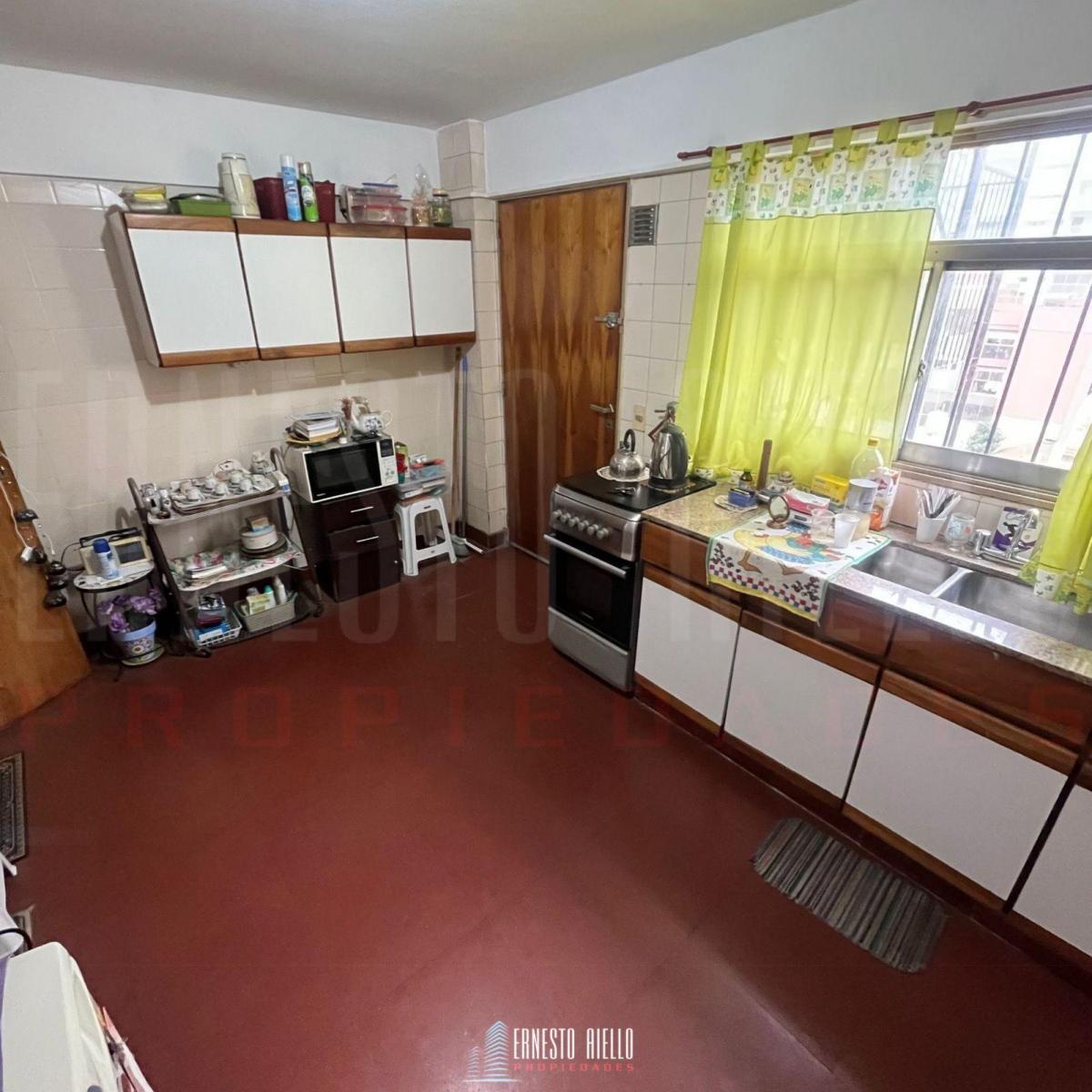 Venta Semipiso de 2 Ambientes con Balcon en Quilmes Centro. 3