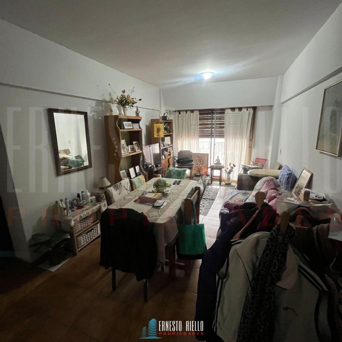 Venta Semipiso de 2 Ambientes con Balcon en Quilmes Centro. 4