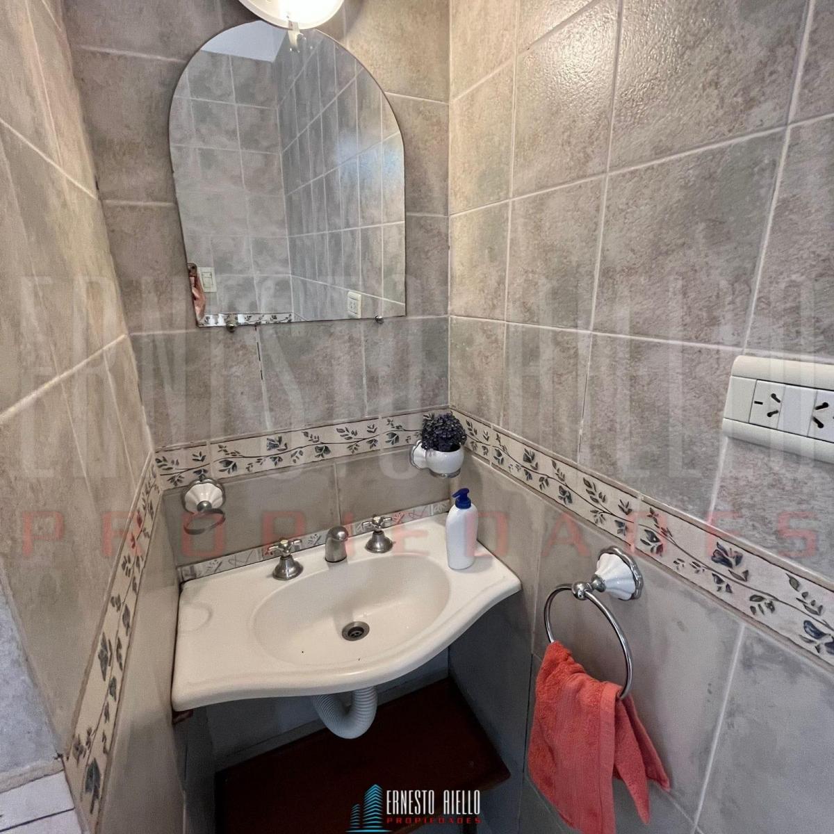 Venta PH 2 Ambientes con Garage, Terraza y Quincho, Quilmes Oeste. 1