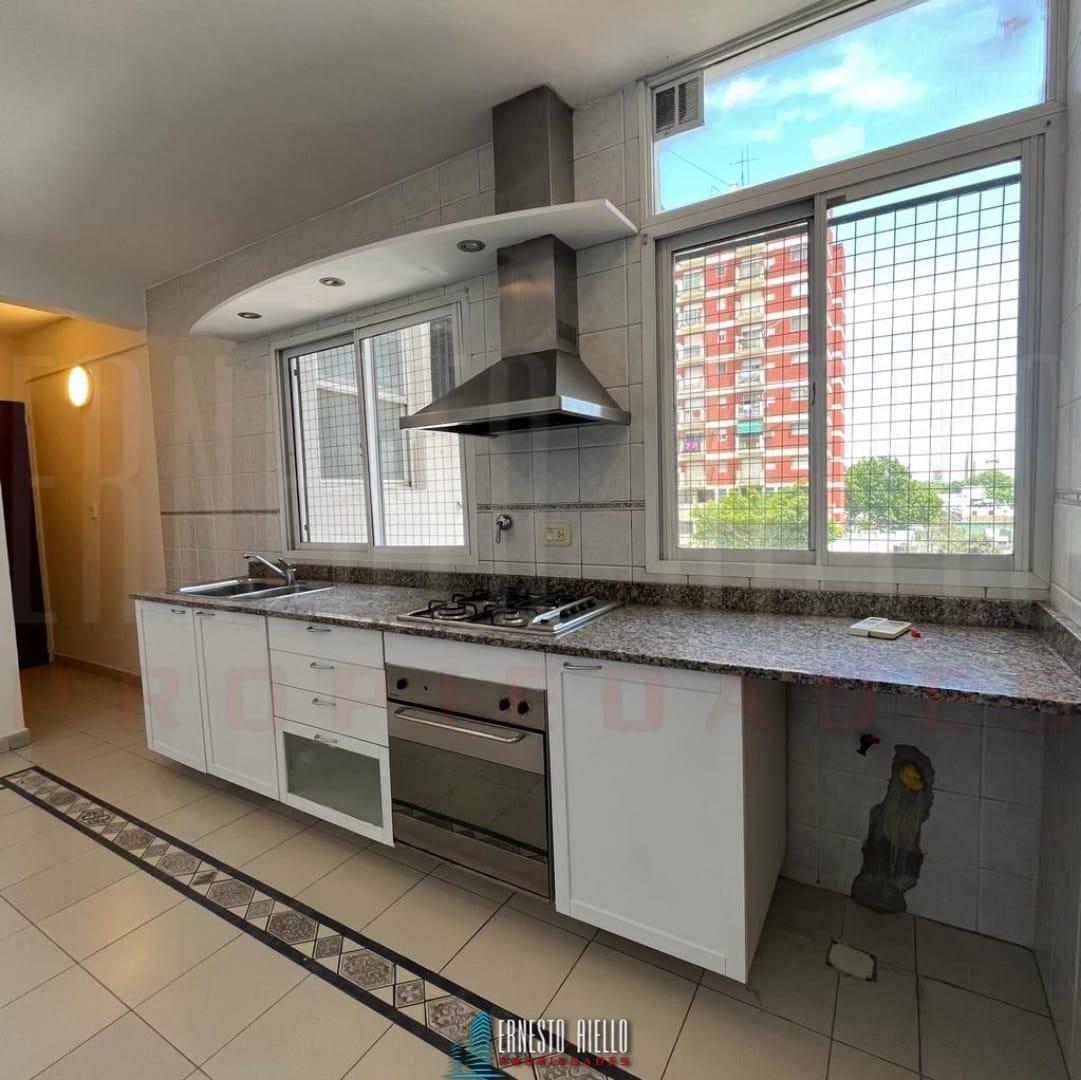 Venta Dpto 3 Ambientes con Dependencia de Servicio. Quilmes Centro 2