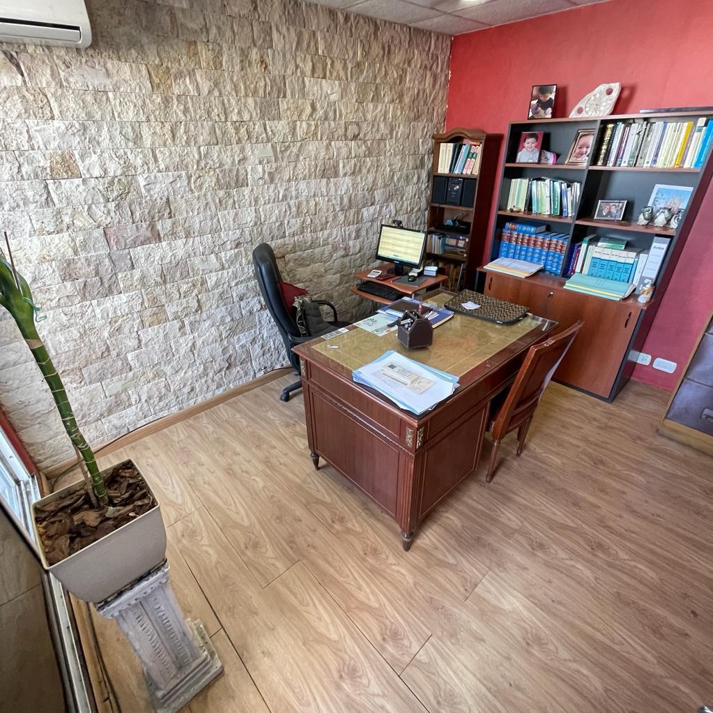 Venta Oficina en Quilmes Centro. 2