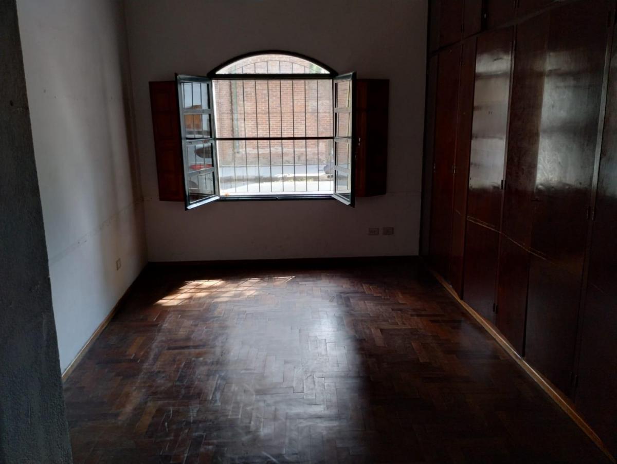 Venta Casa 9 Ambientes Uso Profesional, Quilmes. 2