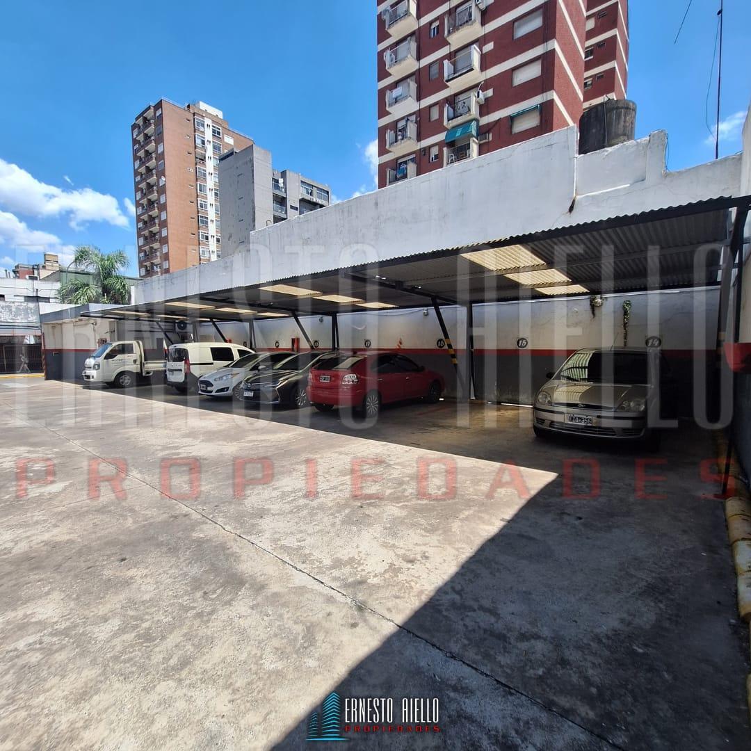 Venta Lote Actualmente Estacionamiento y Local Comercial, Quilmes Centro. 3