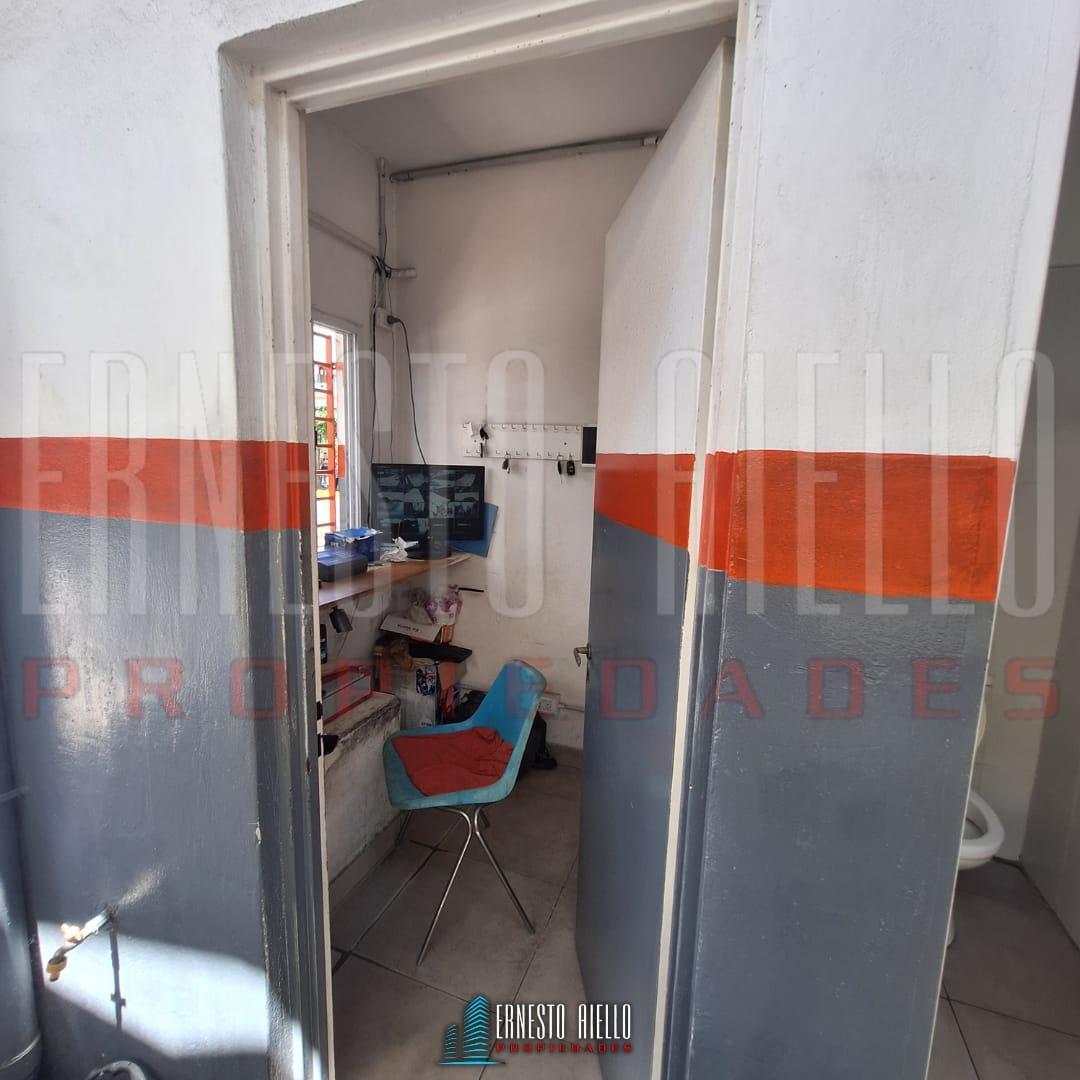 Venta Lote Actualmente Estacionamiento y Local Comercial, Quilmes Centro. 5