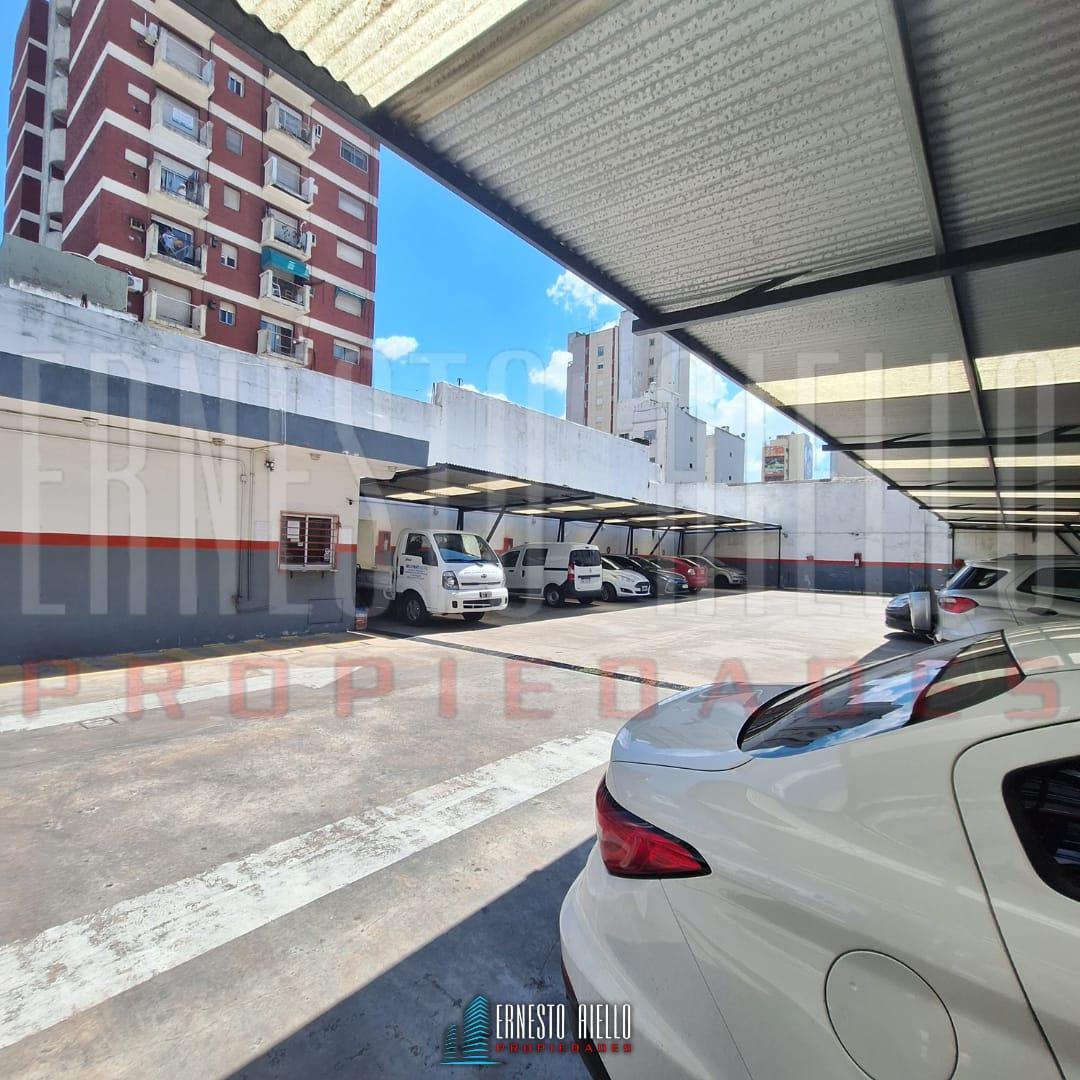 Venta Lote Actualmente Estacionamiento y Local Comercial, Quilmes Centro. 1