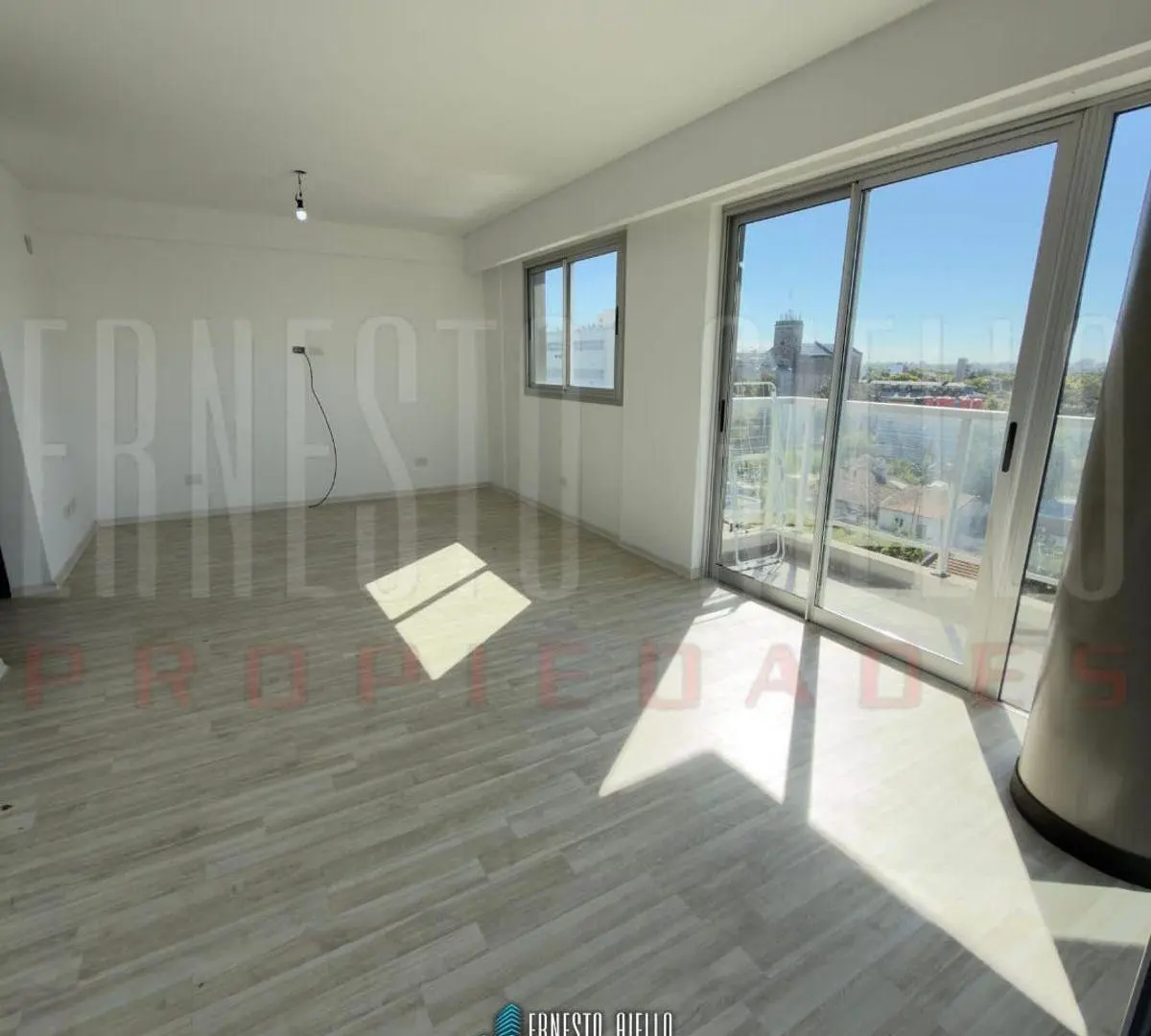 ¡ALQUILER DEPTO TRES AMBIENTES CON BALCON Y COCHERA EN SUBSUELO, QUILMES CENTRO! 3
