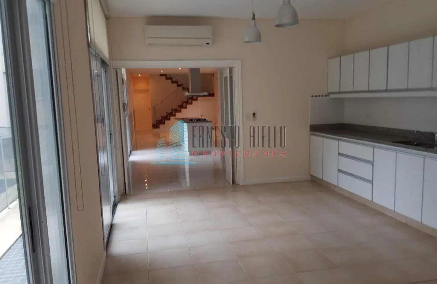A. ALQUILER Impecable Casa en Abril Club de Campo 5