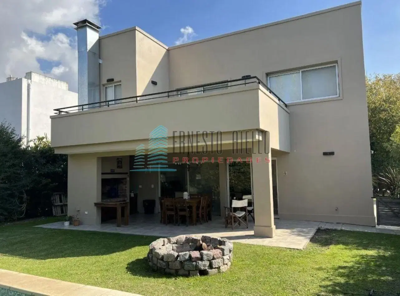 A. Venta CASA BARRIO LAS ACACIAS 2