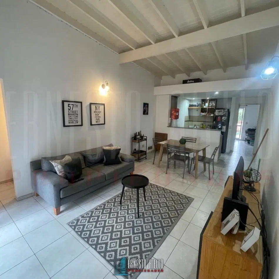 ¡ALQUILER DEPARTAMENTO DE DOS AMBIENTES CON DOBLE BALCON EN BERNAL CENTRO! 1