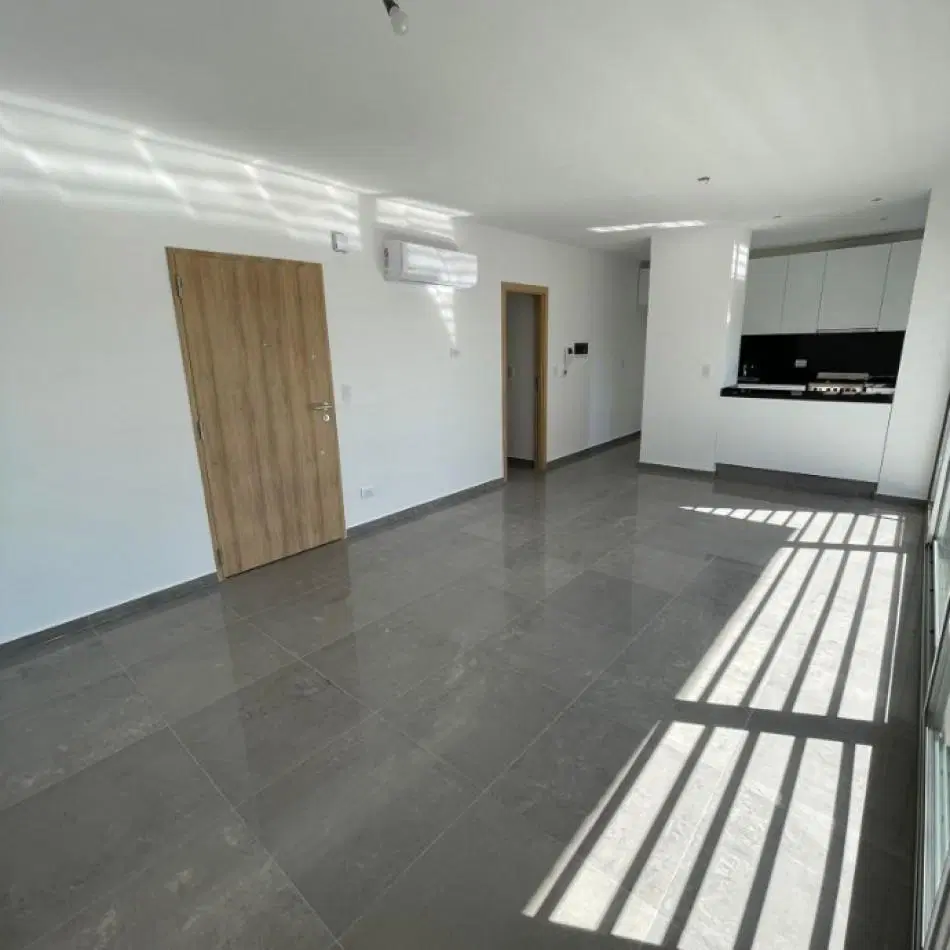 ALQUILER PISO 3 AMBIENTES CON COCHERA Y TERRAZA CON PARRILLA. 3