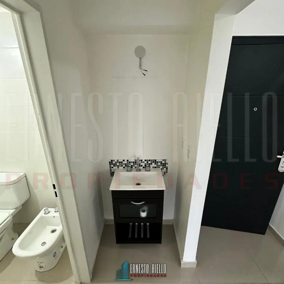 ALQUILER HERMOSO DEPARTAMENTO 2 AMBIENTES EN QUILMES CENTRO. 4