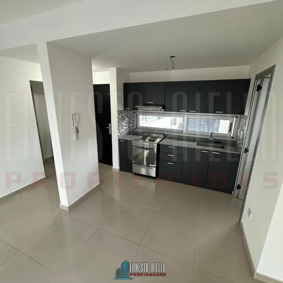 ALQUILER HERMOSO DEPARTAMENTO 2 AMBIENTES EN QUILMES CENTRO. 2
